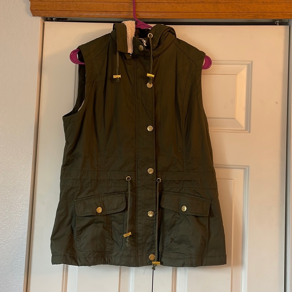 Womens Miss Duet Green Fuzzy Lined Vest. Size L